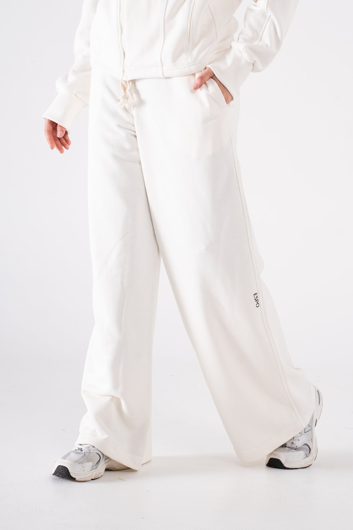 LIGHT WEIGHT ULTRA WIDE LEG SWEATS