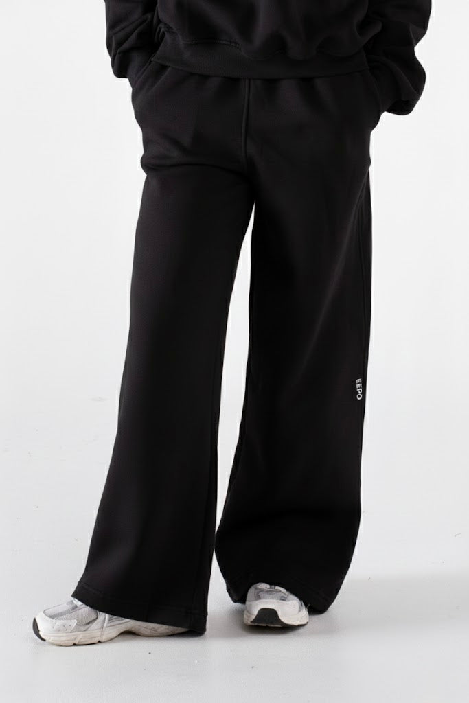 ULTRA WIDE LEG SWEATS